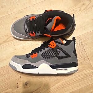 Jordan 4 Infrared Cement Grey